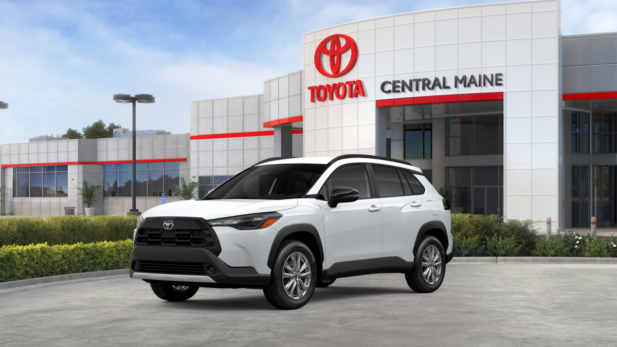 2026 Toyota Corolla Cross LE's photo