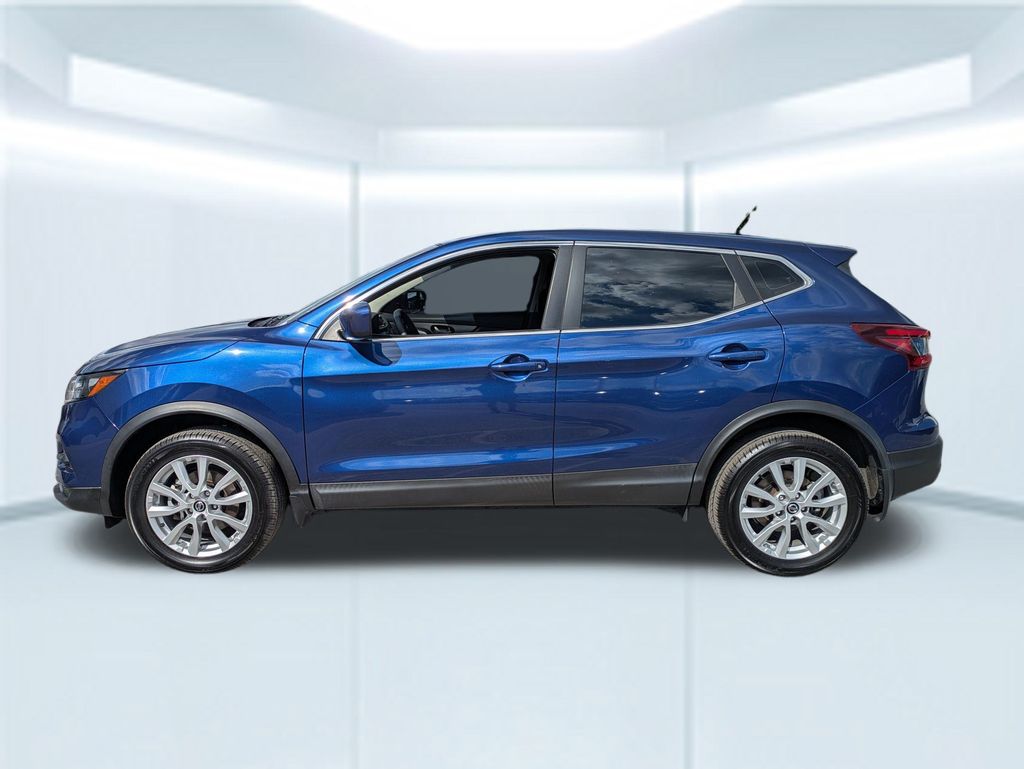 2021 Nissan Rogue Sport S photo 2