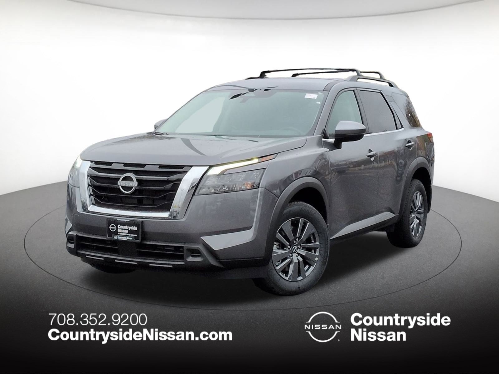 2025 Nissan Pathfinder SV's photo