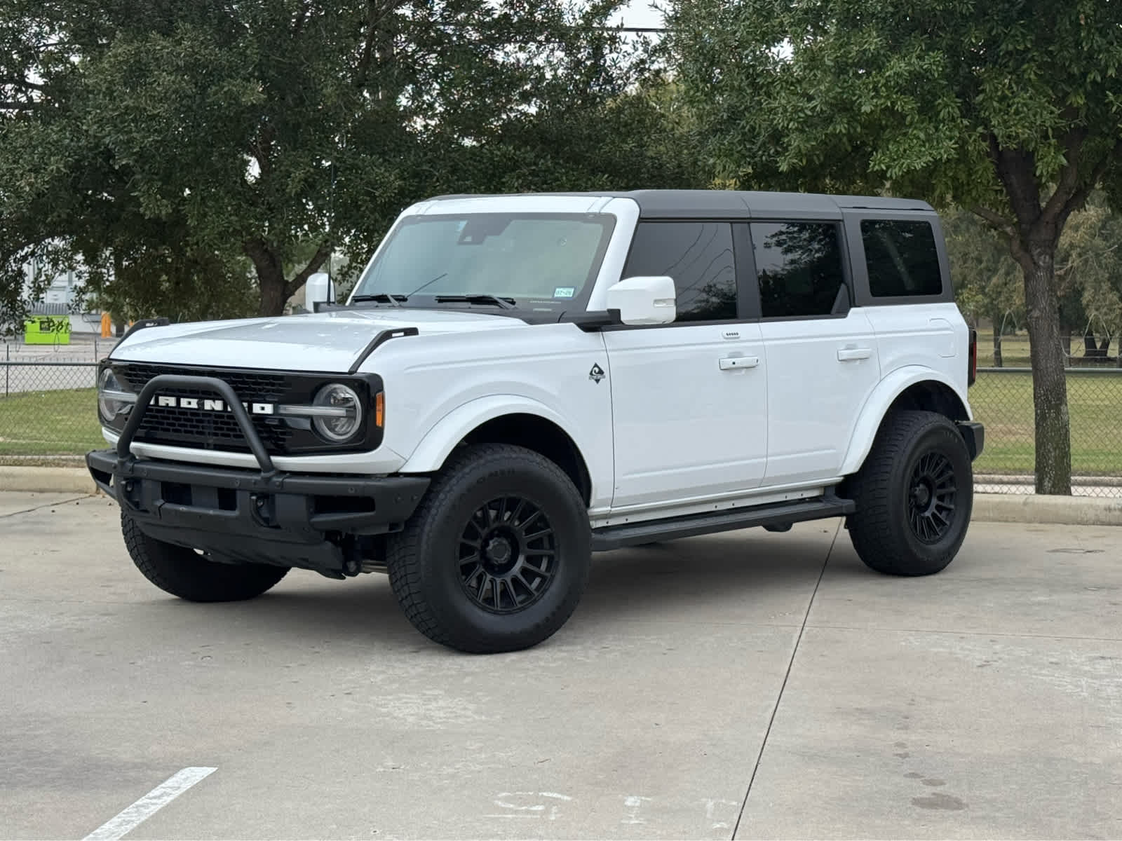 2023 Ford Bronco 4-Door Outer Banks's photo