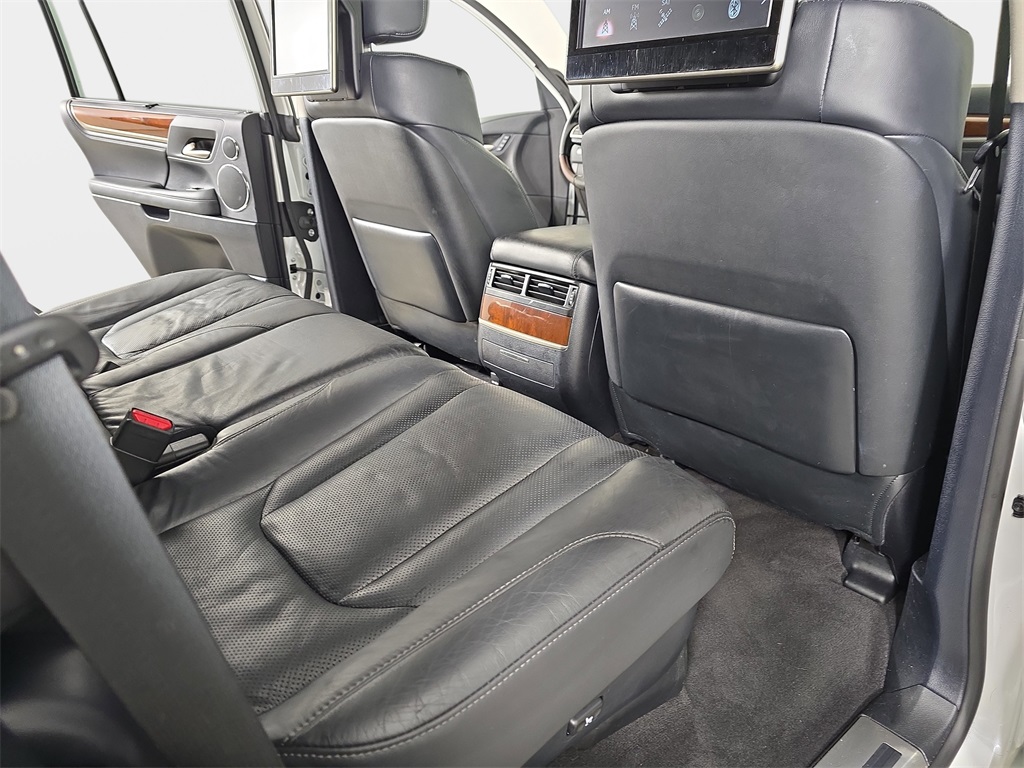 2020 Lexus LX 570 photo 9