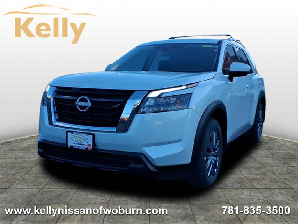 2025 Nissan Pathfinder SV's photo