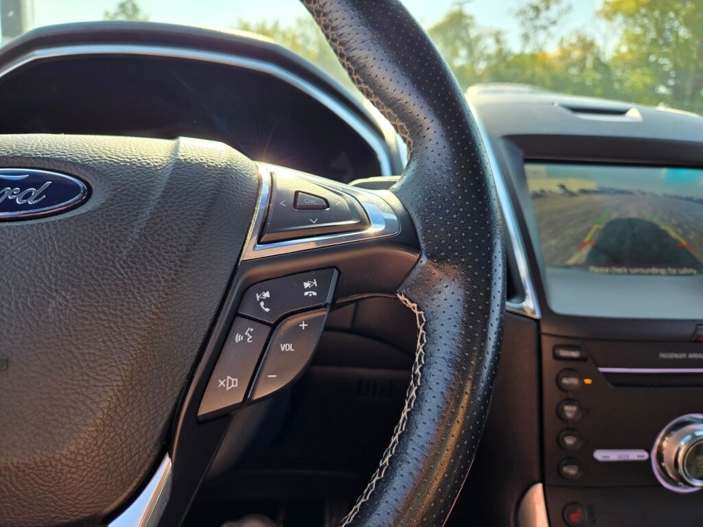 2019 Ford Edge ST photo 26