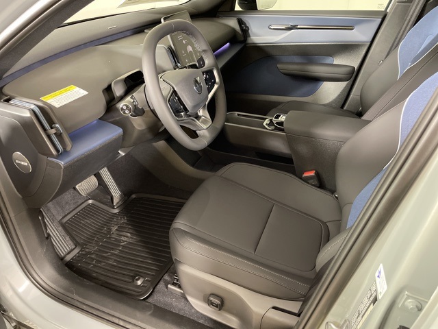2025 Volvo EX30 Plus photo 13