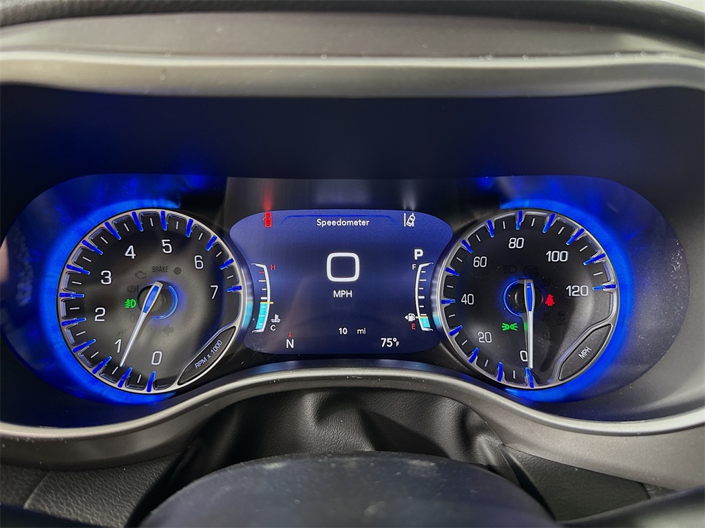 2025 Chrysler Pacifica photo 13