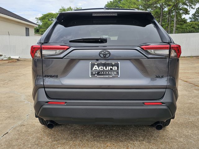 2025 Toyota RAV4 XLE Premium photo 4