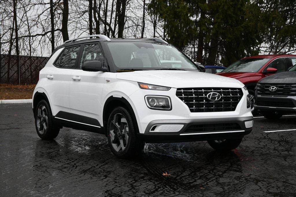 2026 Hyundai Venue SEL's photo