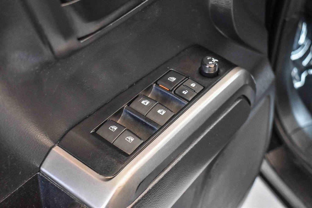 2023 Toyota Tacoma SR5 photo 19