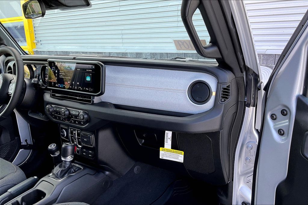 2024 Jeep Wrangler Willys photo 26