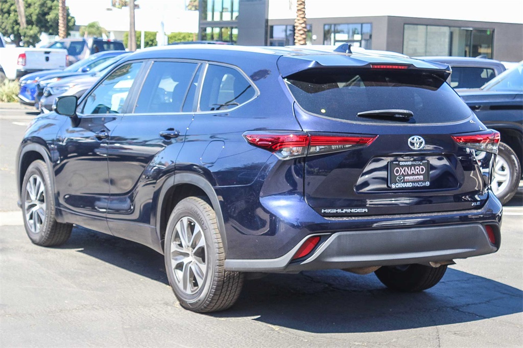 2023 Toyota Highlander XLE photo 3