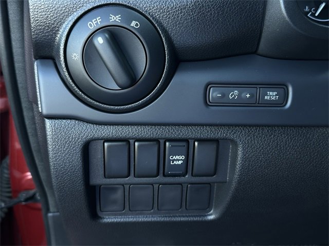2017 Nissan Titan S photo 18