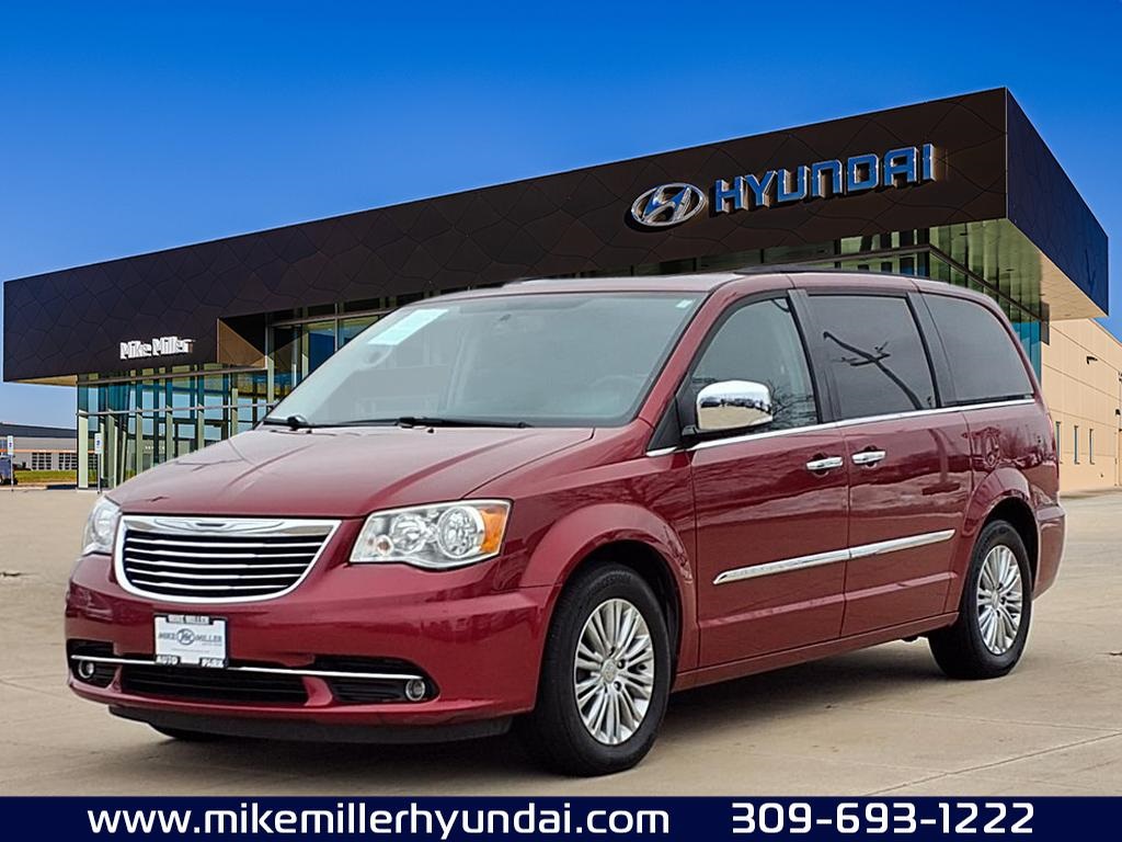 2016 Chrysler Town & Country Anniversary Edition