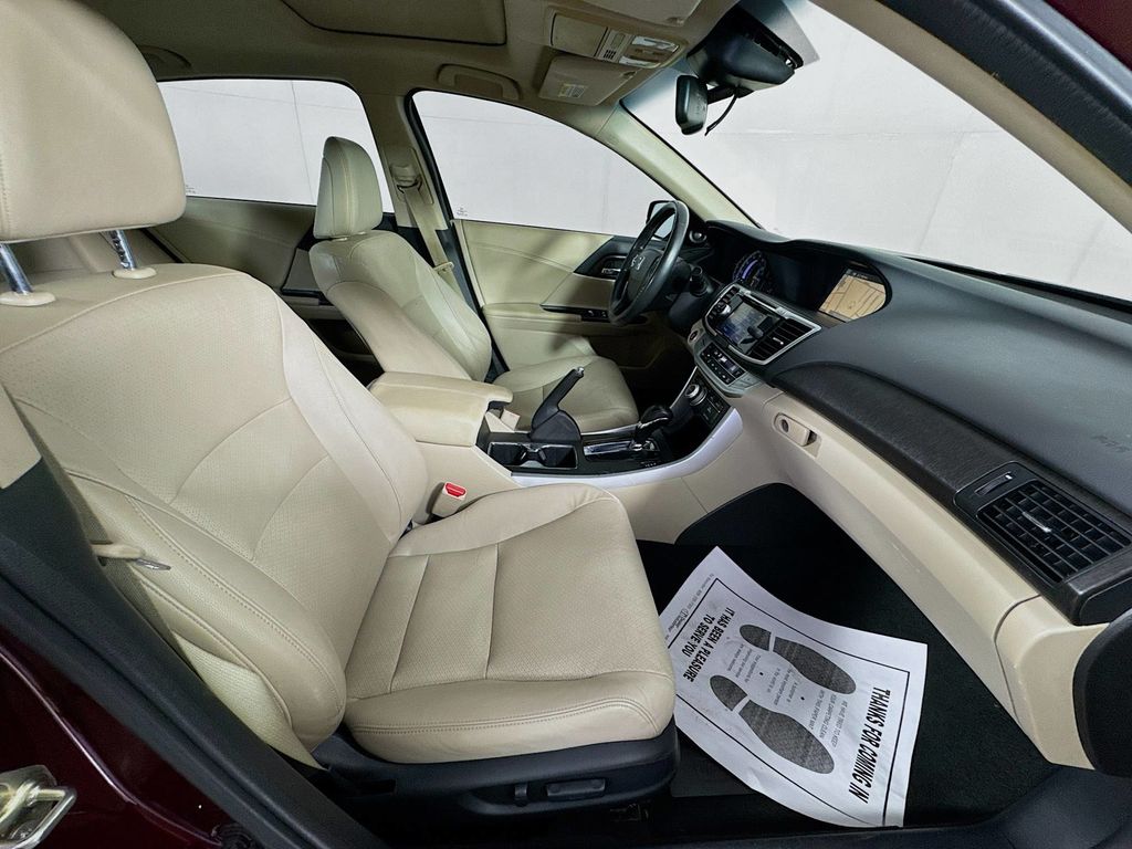 2013 Honda Accord Touring photo 33