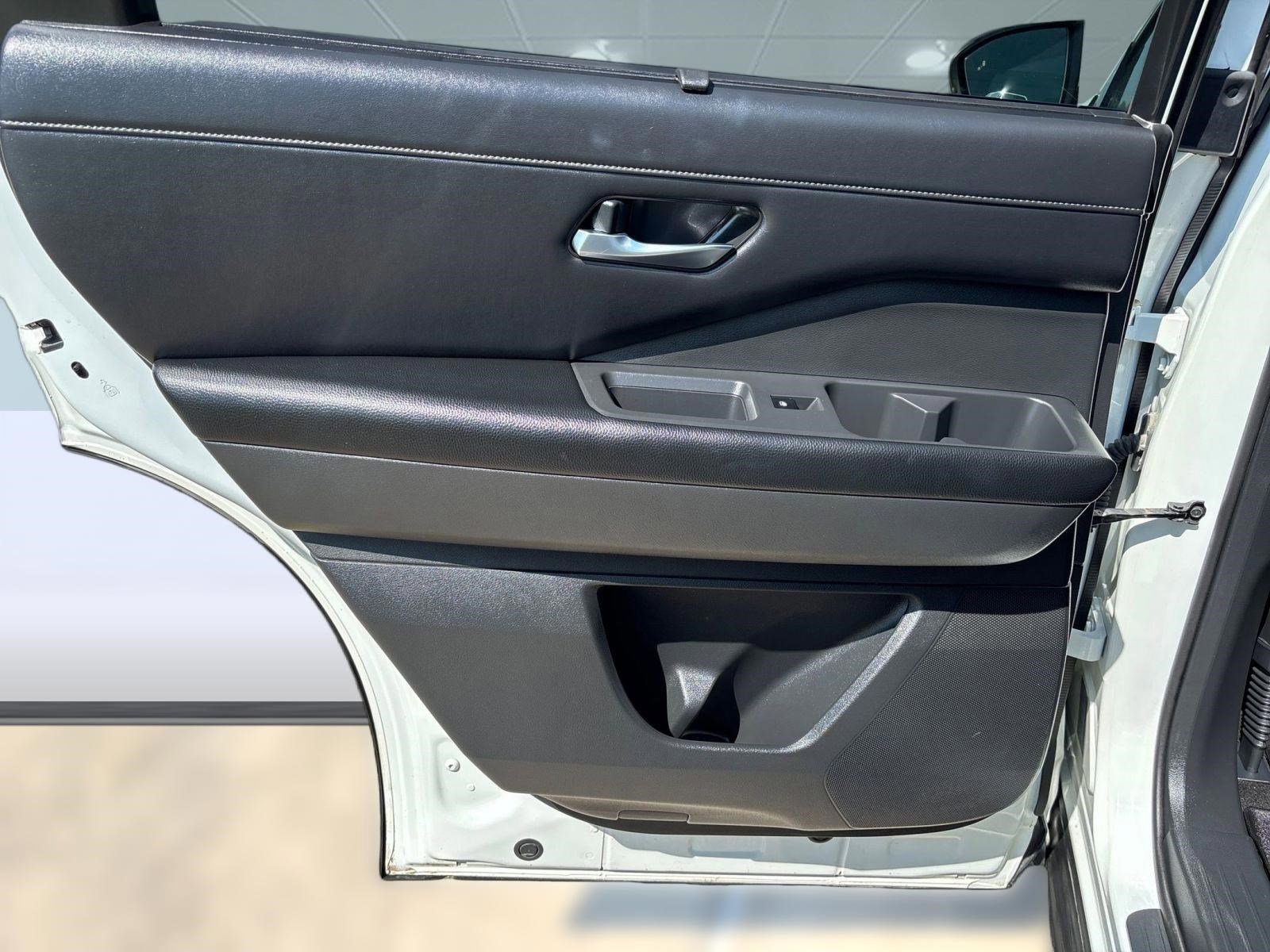 2022 Nissan Pathfinder SL photo 24