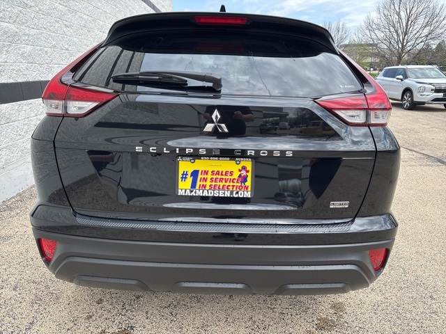 2025 Mitsubishi Eclipse Cross LE photo 4
