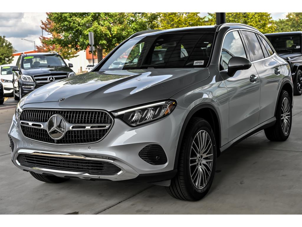 2026 Mercedes Benz GLC 300 4MATIC photo 3