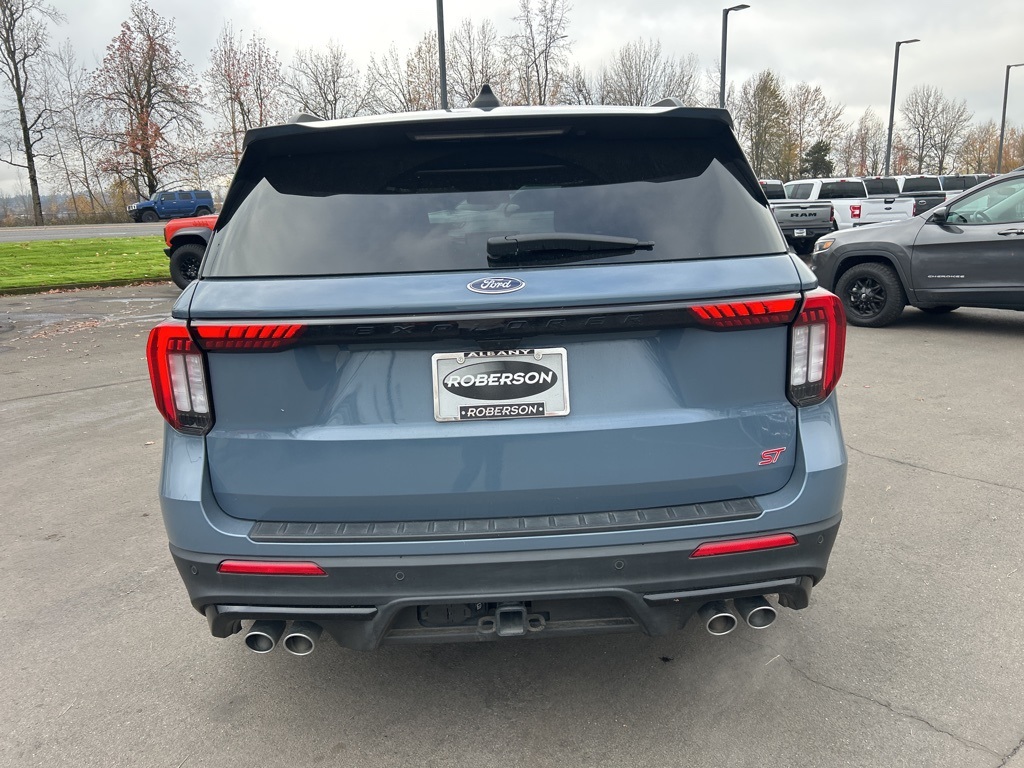 2025 Ford Explorer ST photo 4