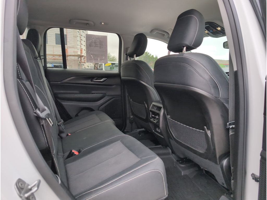 2023 Jeep Grand Cherokee Laredo photo 31