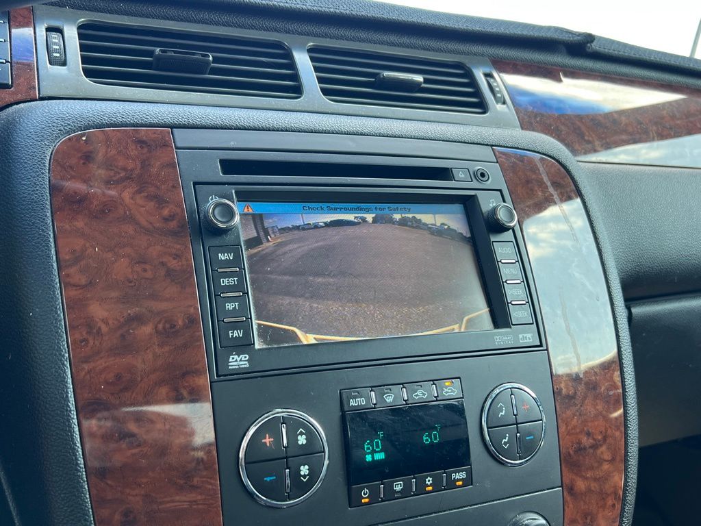 2008 Chevrolet Avalanche LTZ photo 23