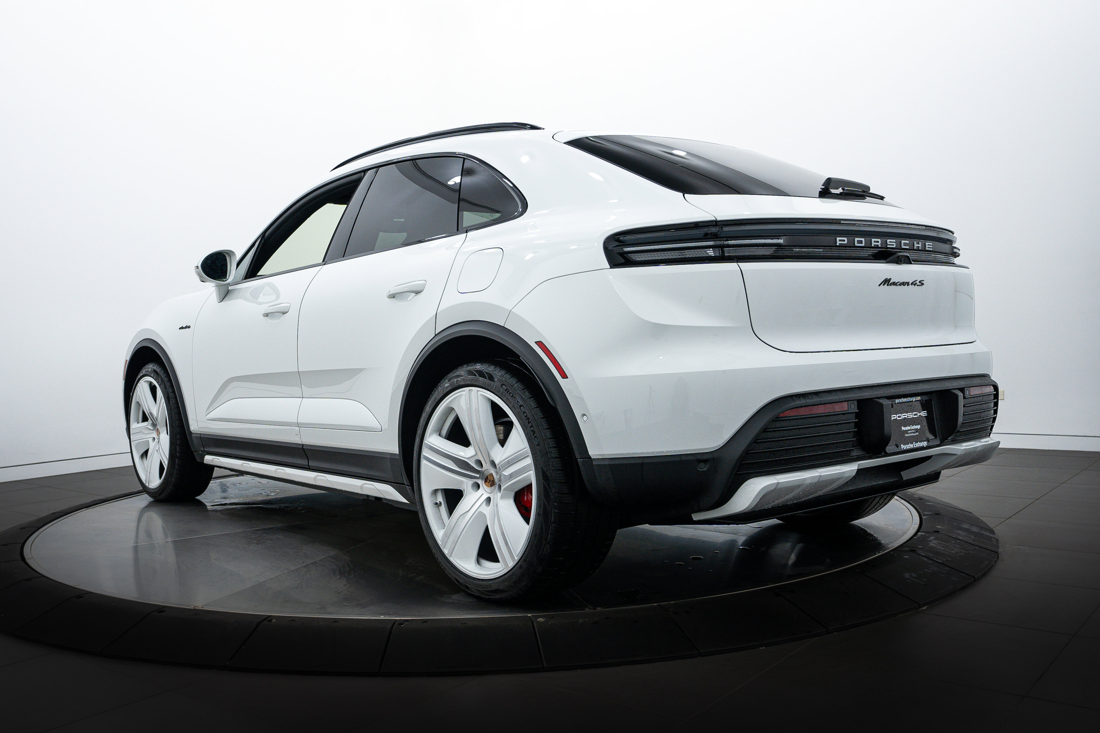 2025 Porsche Macan Electric photo 3