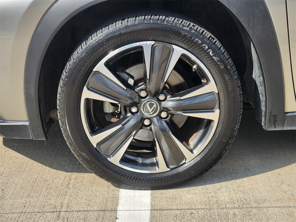 2020 Lexus UX 200 Premium photo 10