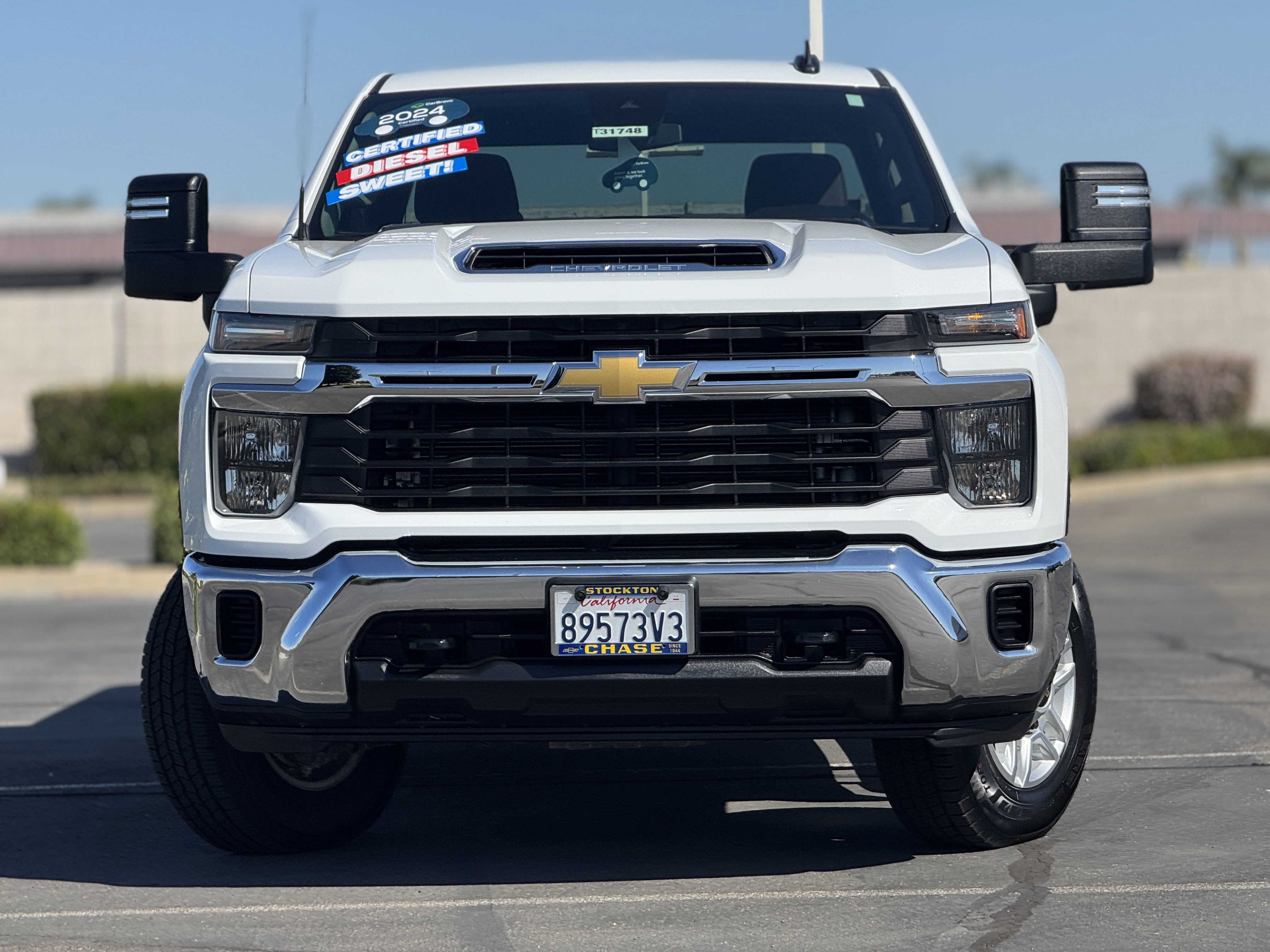 2024 Chevrolet Silverado 2500HD LT photo 2