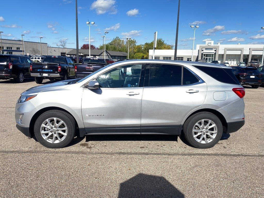 2020 Chevrolet Equinox LT photo 2