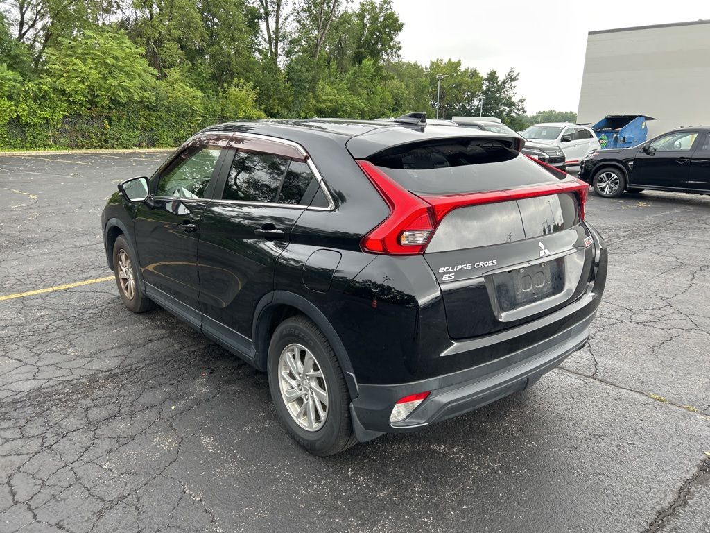 2019 Mitsubishi Eclipse Cross ES photo 3