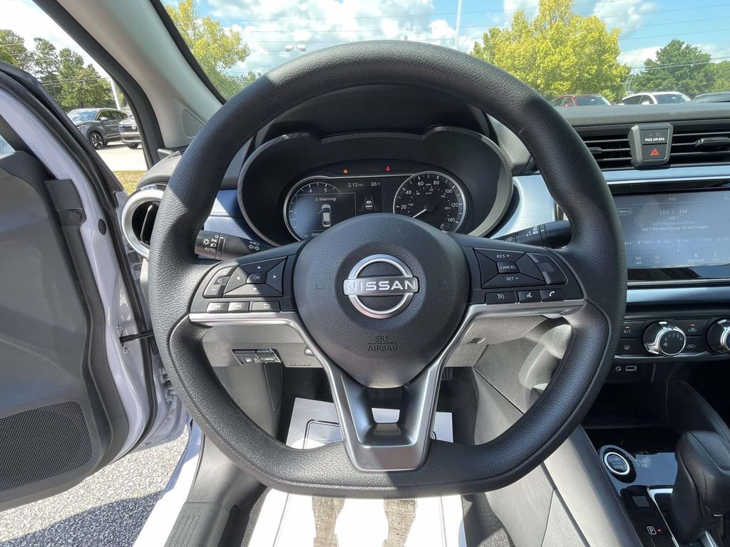 2025 Nissan Versa SV photo 16