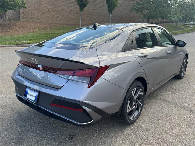 2025 Hyundai Elantra SEL Sport photo 5