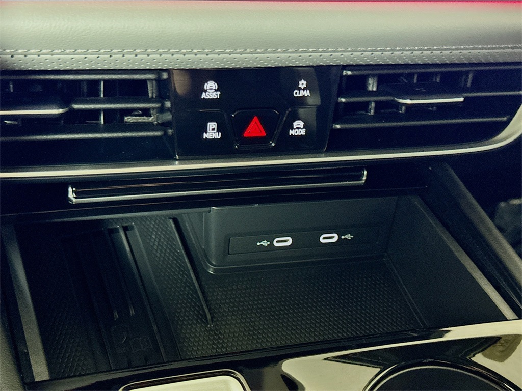 2025 Volkswagen Atlas Peak Edition SE photo 35