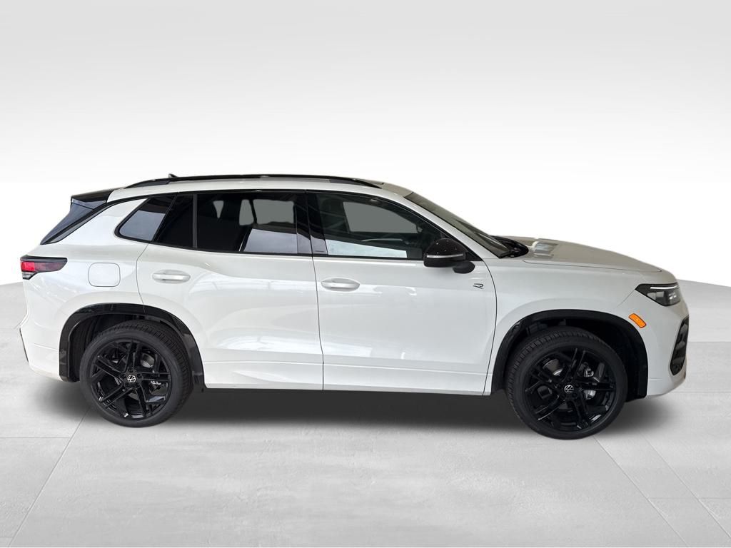 2025 Volkswagen Tiguan SE R-Line Black photo 6