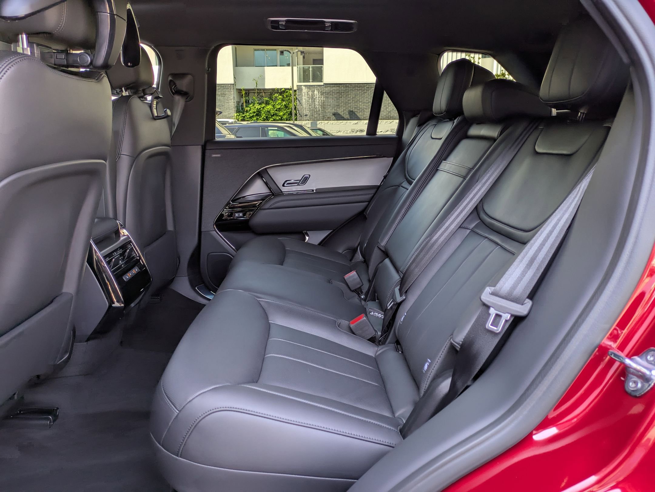2025 Land Rover Range Rover Sport SE photo 14