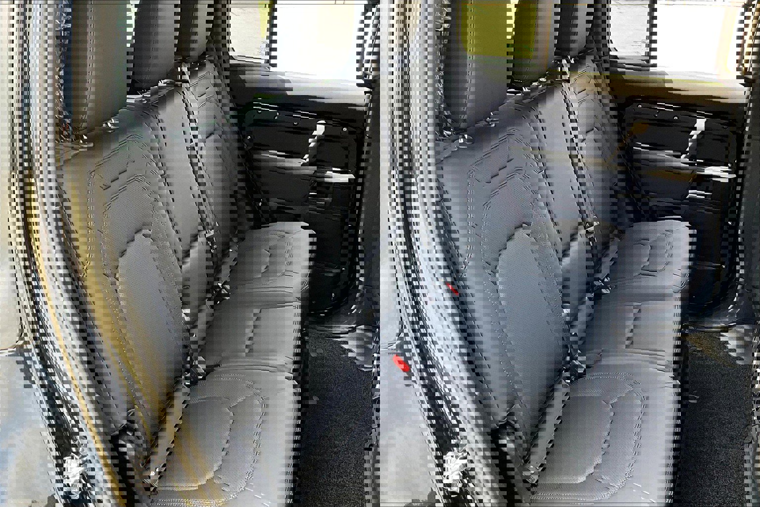 2025 Land Rover Defender 130 S photo 6