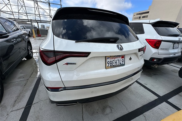 2022 Acura MDX A-Spec SH-AWD photo 3