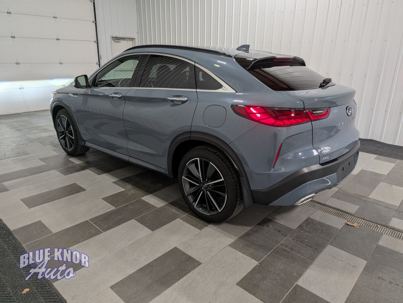 2024 Infiniti QX55 Essential photo 2