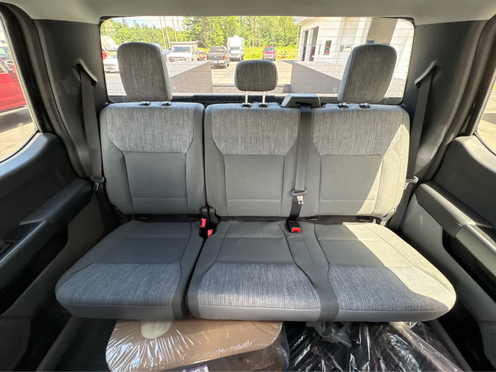 2025 Ford F-350 Super Duty Chassis Cab XLT - Photo 26