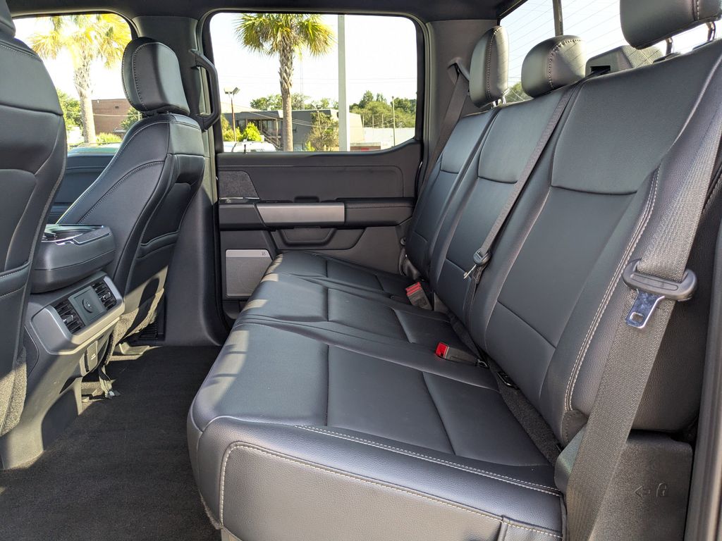 2025 Ford F-150 XLT photo 16