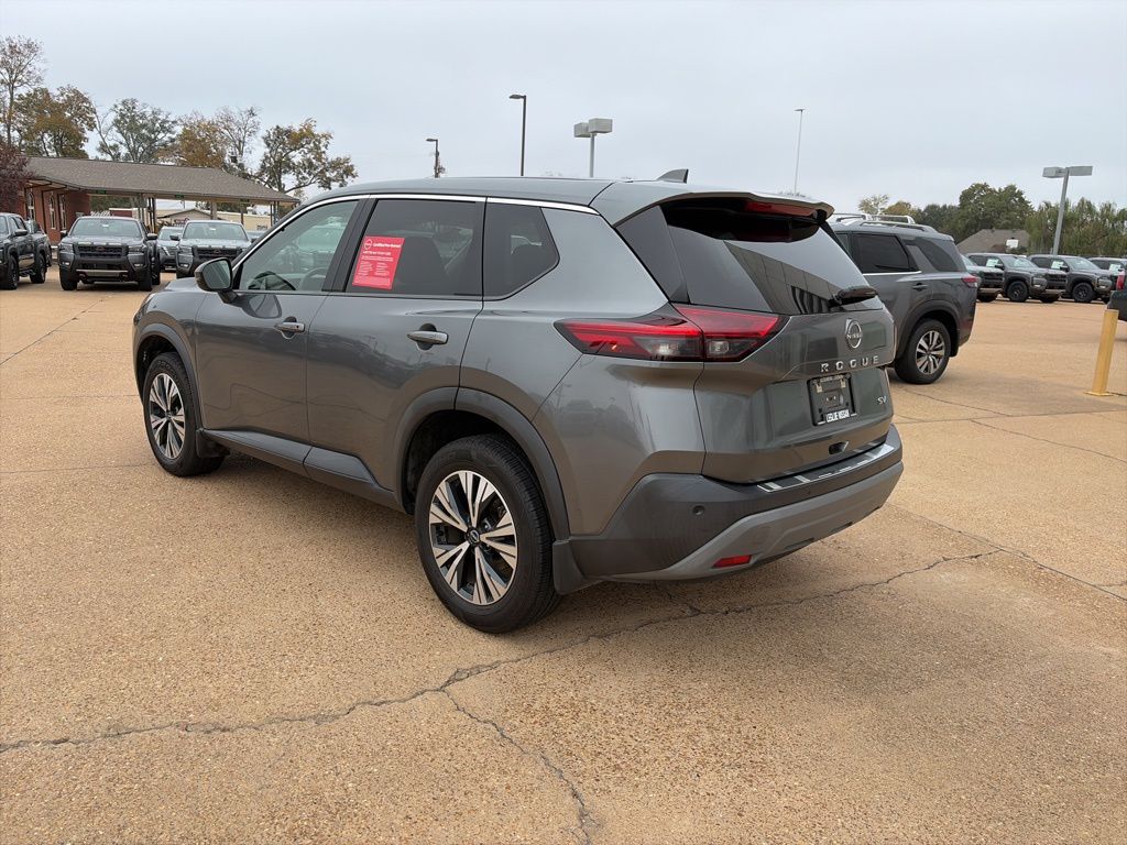 2023 Nissan Rogue SV photo 3