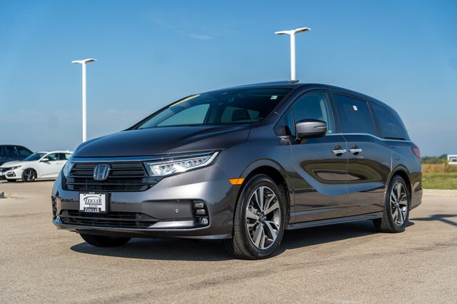 2024 Honda Odyssey Touring photo 3