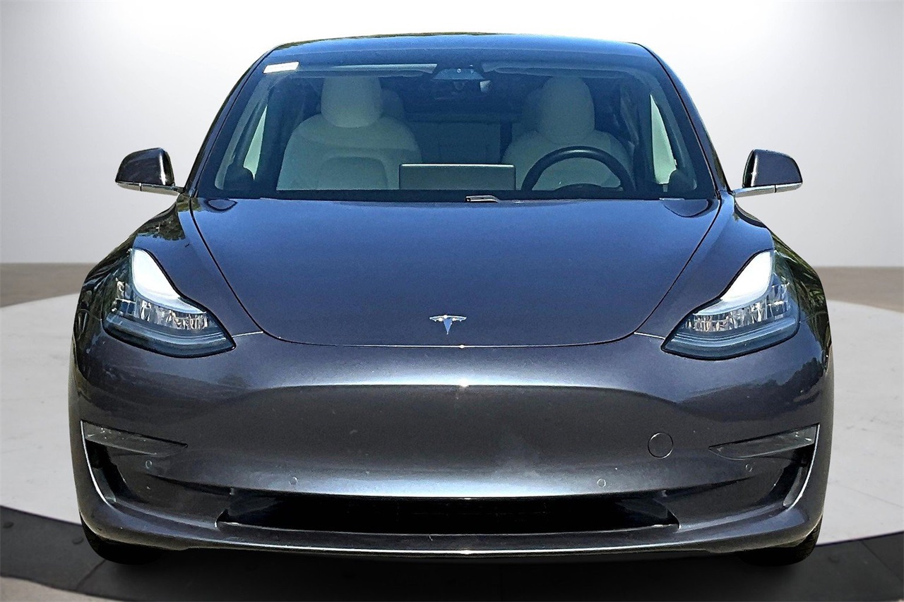 2020 Tesla Model 3 Long Range photo 3