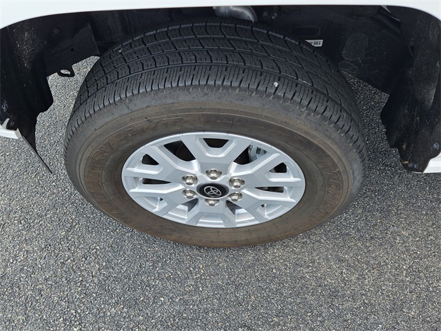 2024 Toyota Tacoma SR5 photo 10