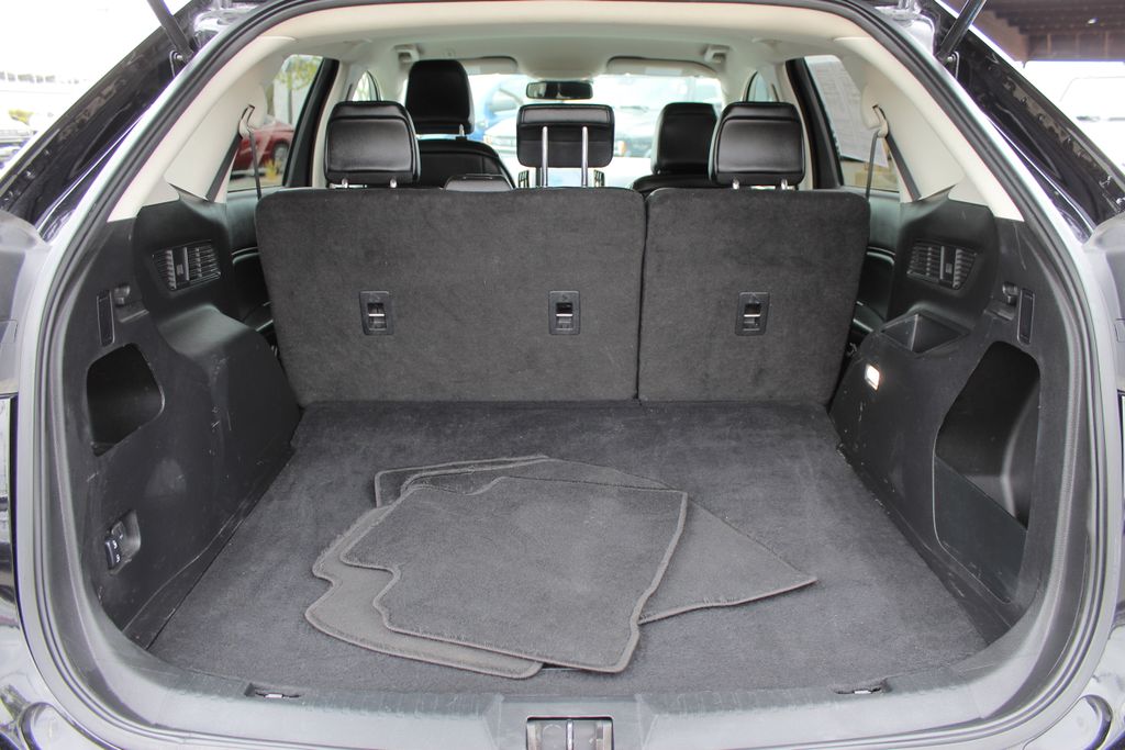 2024 Ford Edge SEL photo 10