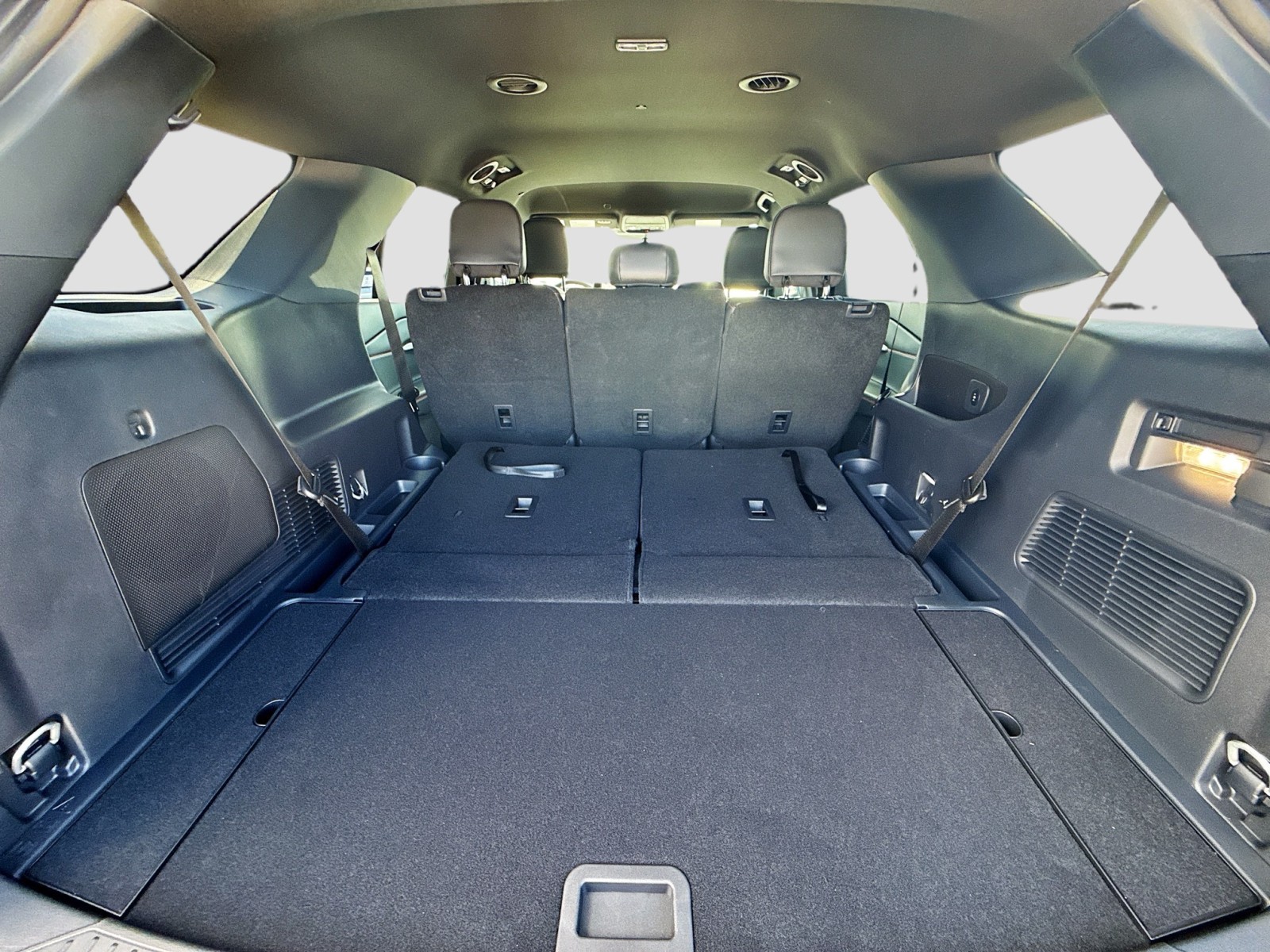 2025 Ford Explorer ST-Line photo 31