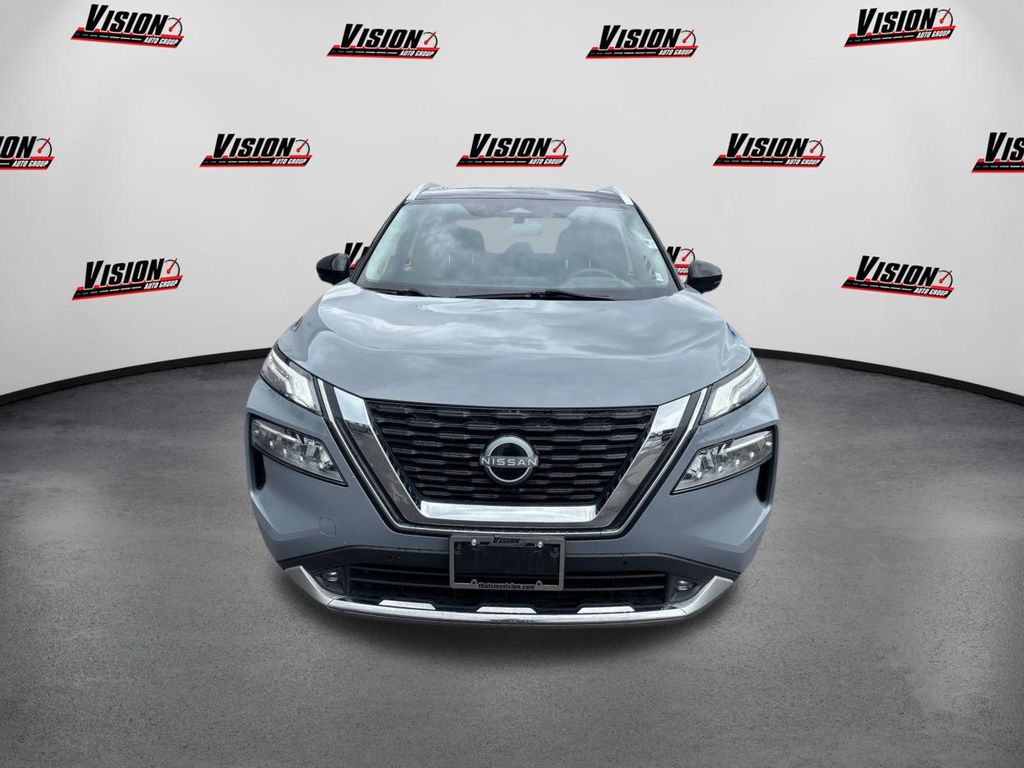 2022 Nissan Rogue Platinum AWD photo 2