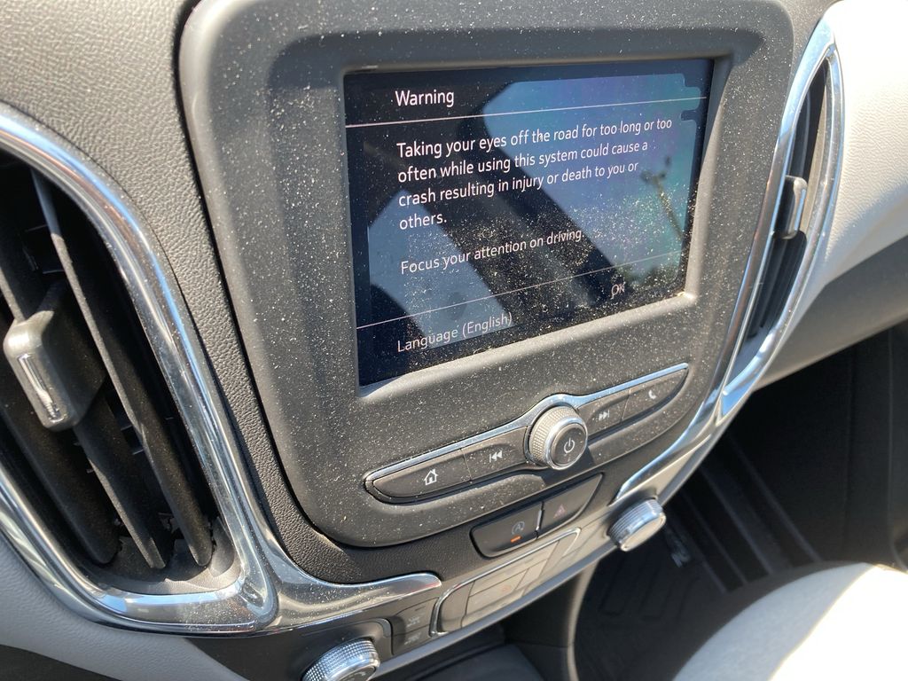 2022 Chevrolet Equinox LS photo 14