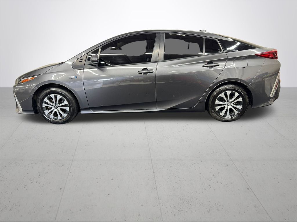 2021 Toyota Prius Prime LE photo 3