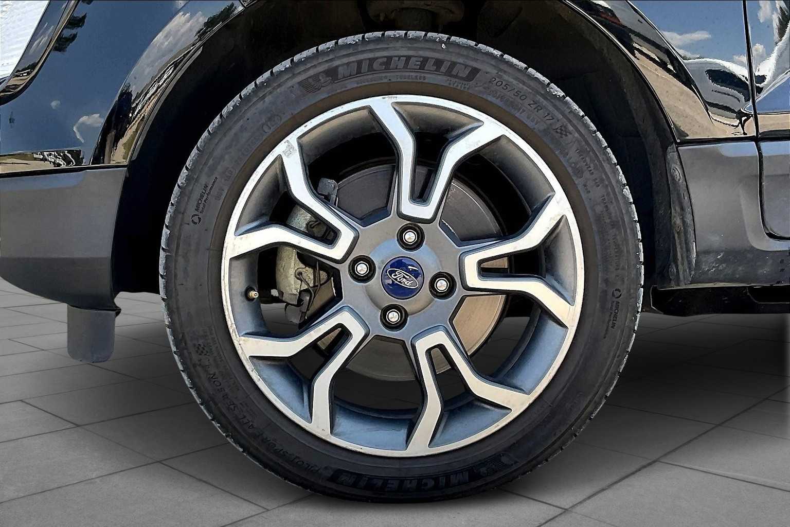 2020 Ford EcoSport SES photo 8