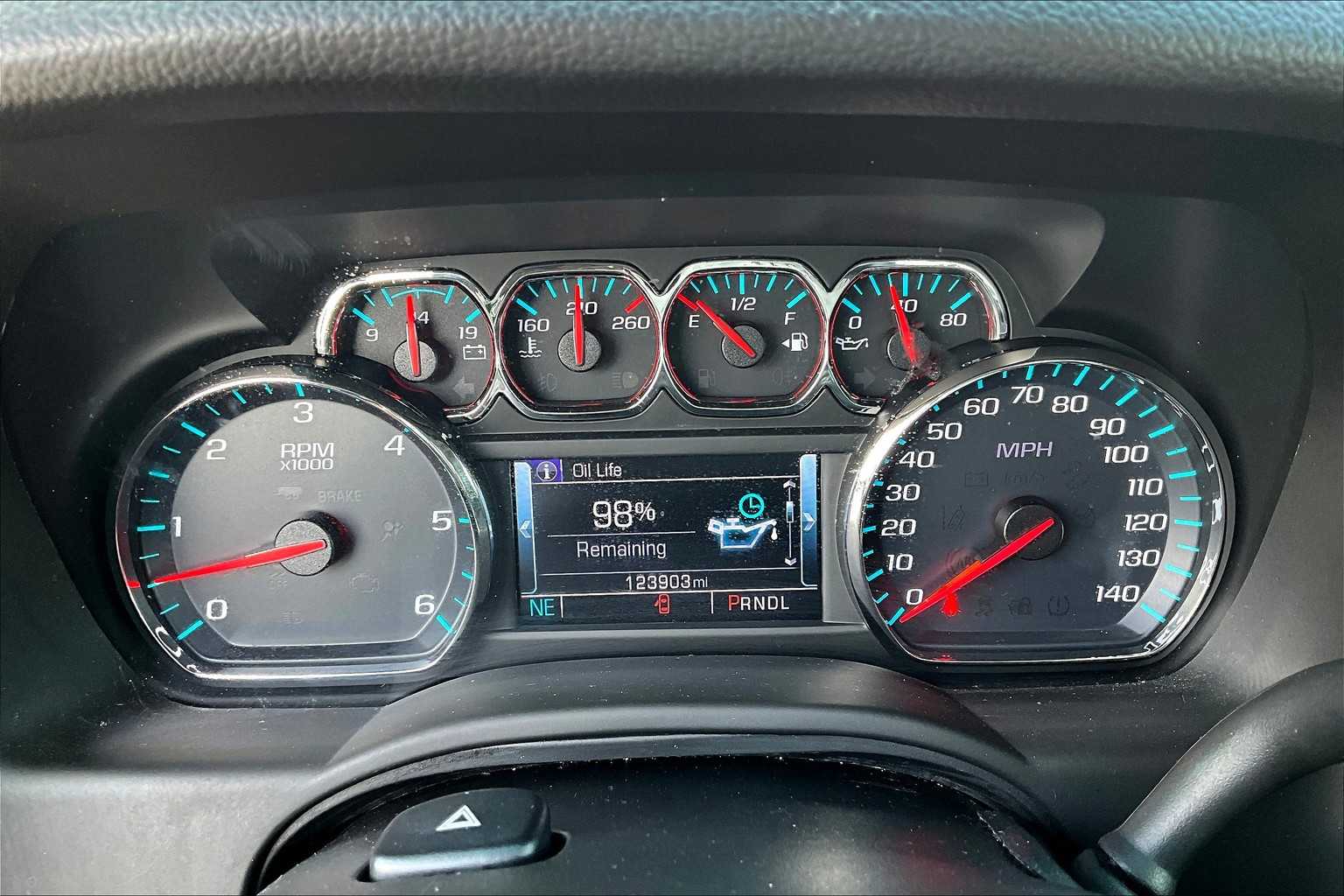 2018 Chevrolet Suburban LS photo 24
