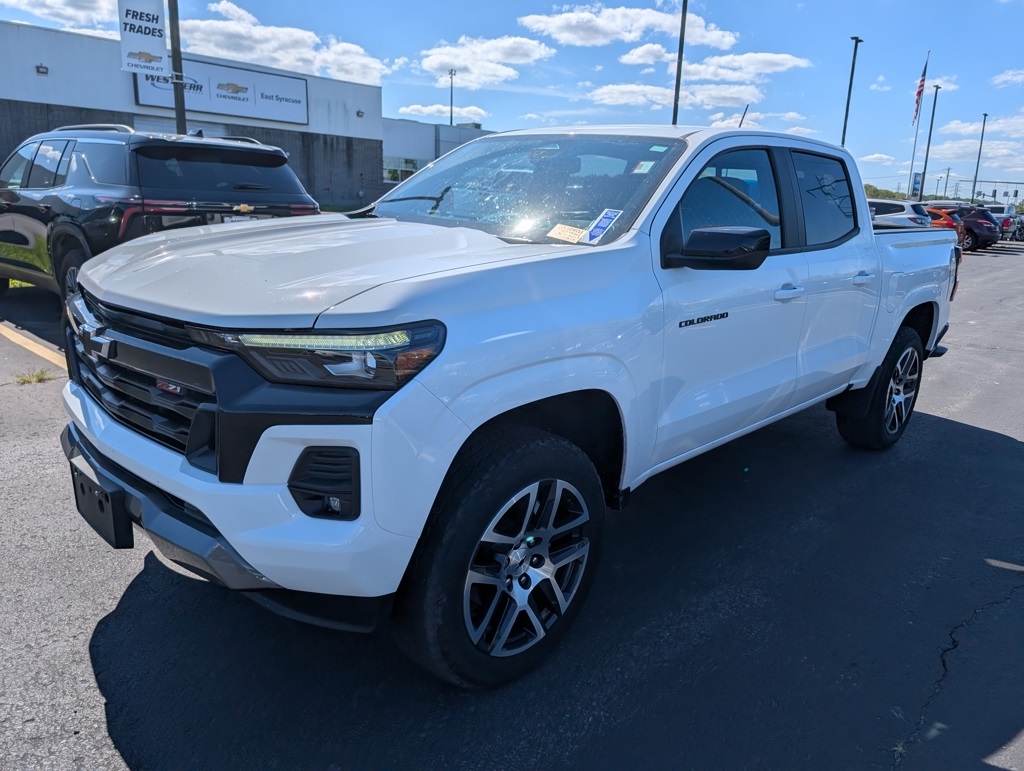 2024 Chevrolet Colorado Z71 photo 3